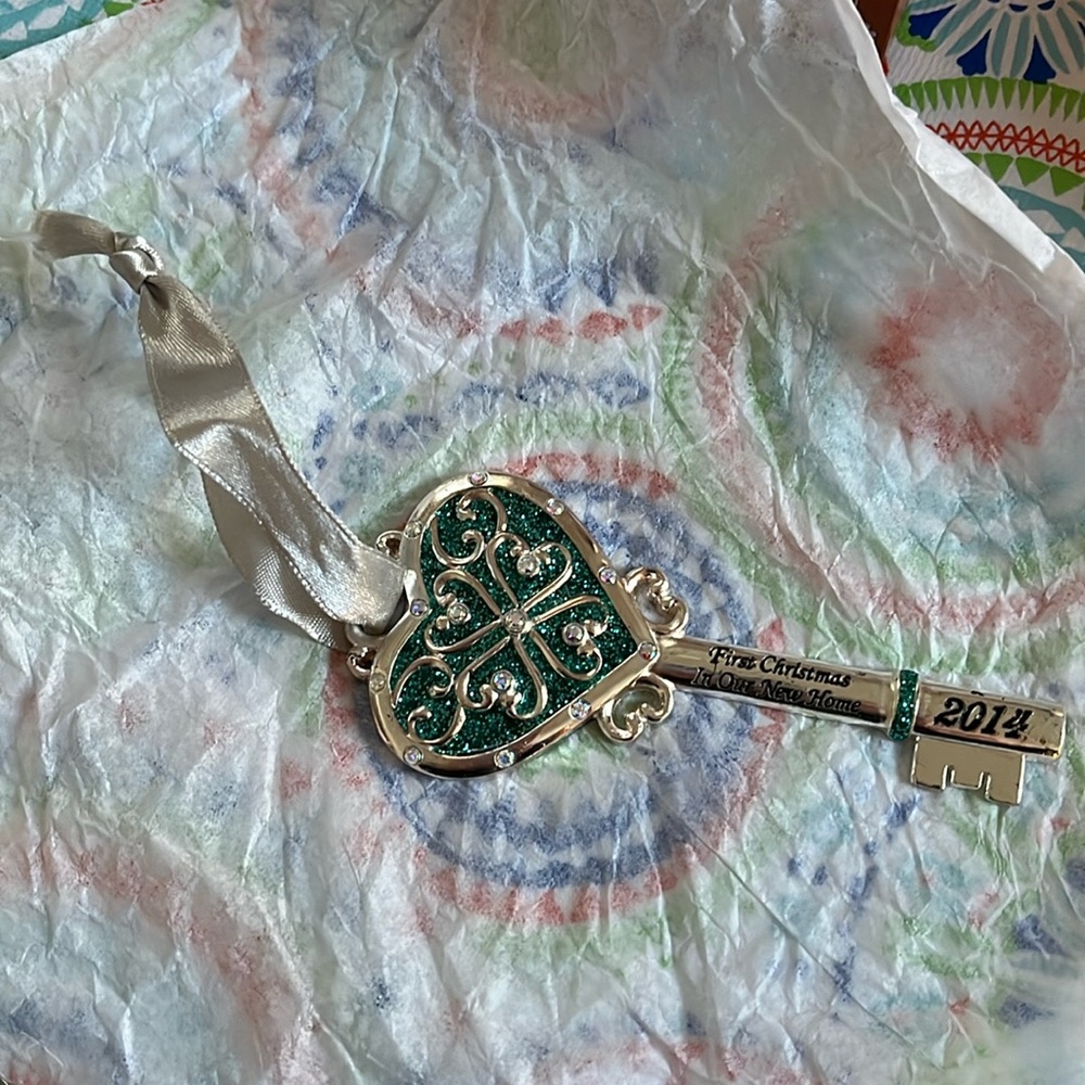 Harvey Lewis “key to your new home 2014” Christmas ornament.